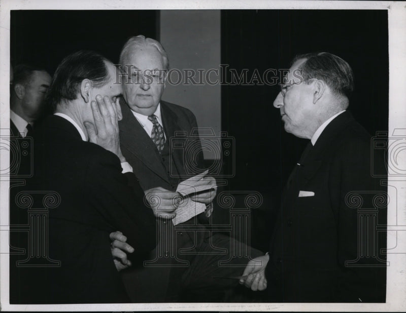 Load image into Gallery viewer, 1945 Press Photo Senators - nep06842
