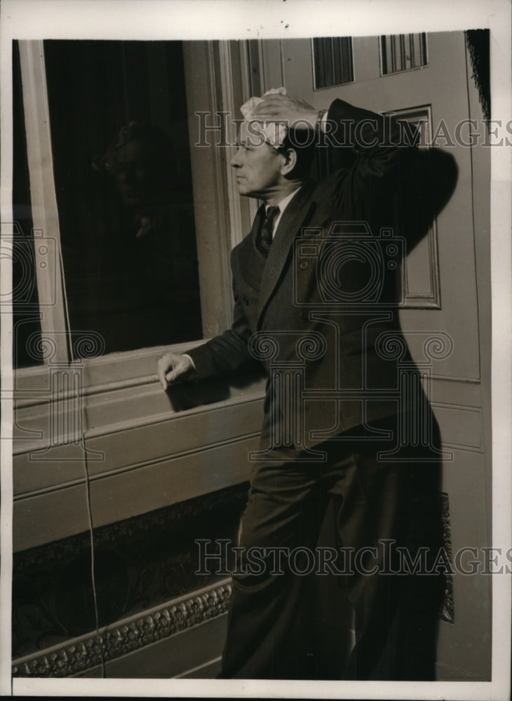 Load image into Gallery viewer, 1941 Press Photo Senator Allen Ellender after Amendment to H.R. 1776 - nep06935
