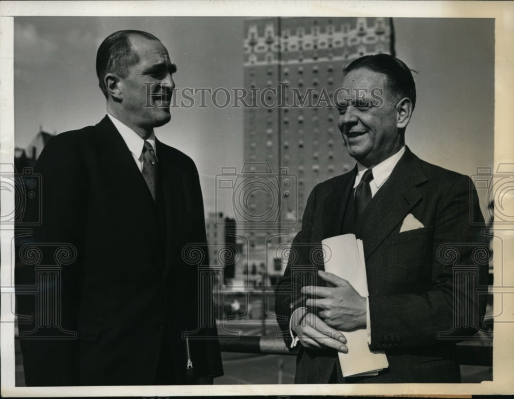 1943 Press Photo Dr Max Steenberghe, Pieter Kerstens at ANRRA Meeting- Historic Images