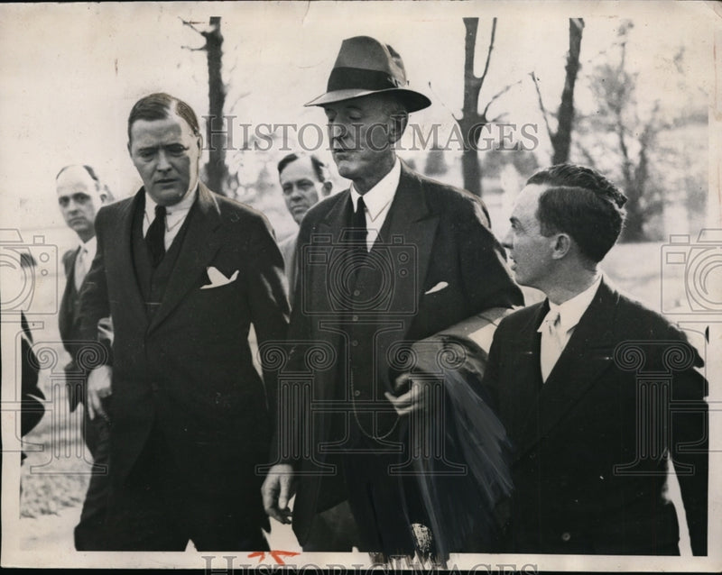 Load image into Gallery viewer, 1933 Press Photo Joseph H. Choate with Reporters Leaving White House - nep07112
