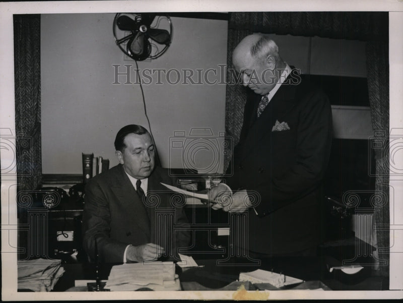 Load image into Gallery viewer, 1936 Press Photo James A. Farley &amp; Emil Hurja of Democratic National Committee

