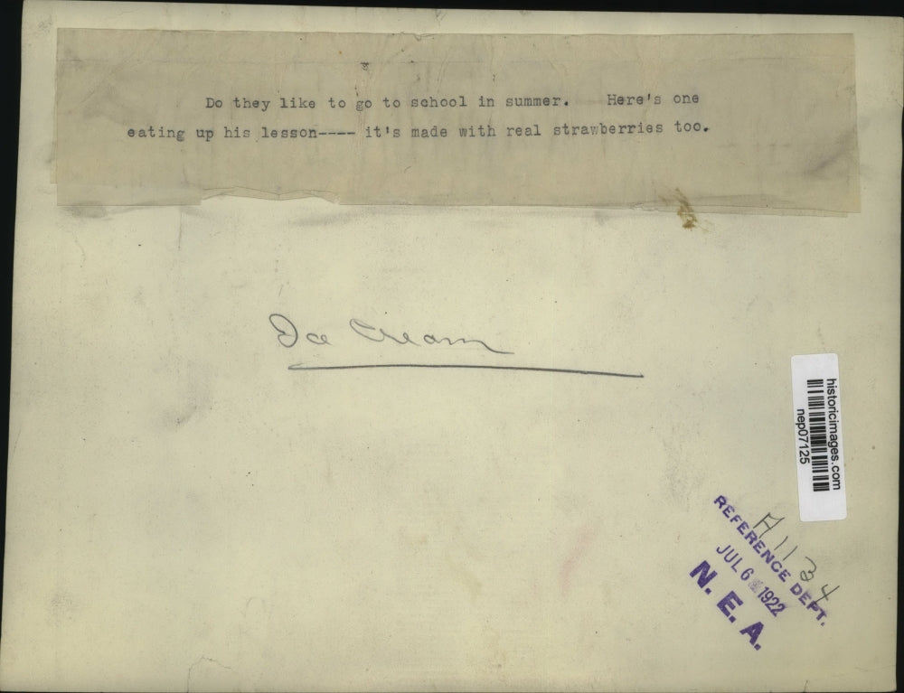 1922 Press Photo Boy Eating Ice Cream - nep07125