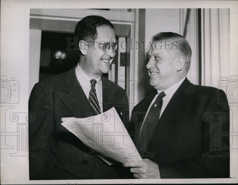 Load image into Gallery viewer, 1946 Press Photo Clinton P. Anderson &amp; Sir Ben Smith at White House - nep07194
