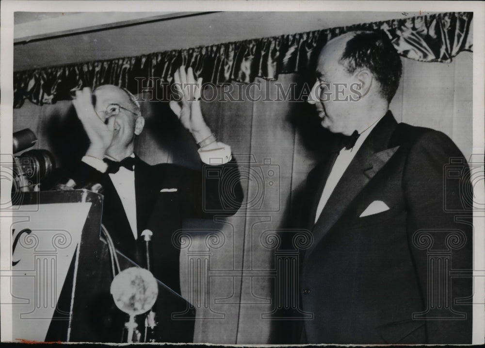 1953 Press Photo Former President Harry S Truman Claps After Stevenson Speech