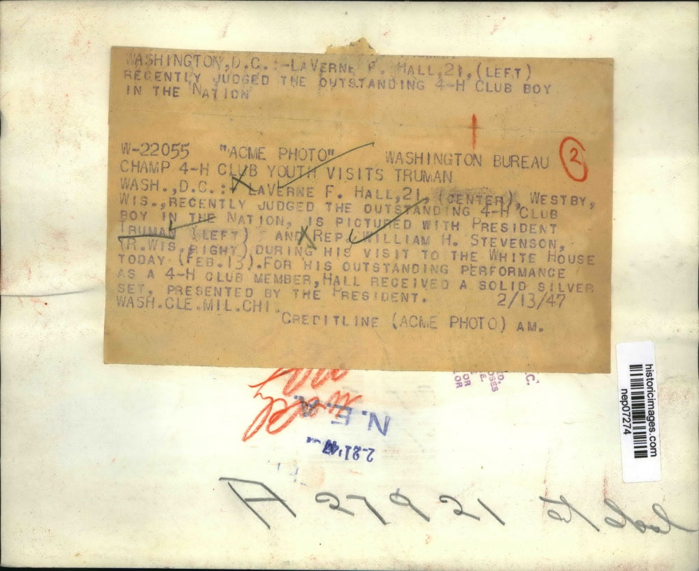 1947 Press Photo 4-H Club Outstanding Boy Laverne F. Hall with President Truman