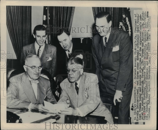 1948 Press Photo President Harry S. Truman with Kiwanis Officials at White house