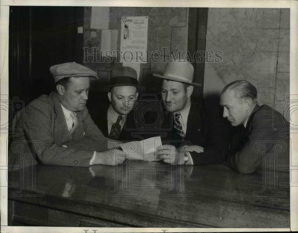 1935 Press Photo Officers Who By Mistake Shot Stool Pigeon 5 Times & Killed Him