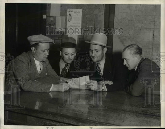 1935 Press Photo Officers Who By Mistake Shot Stool Pigeon 5 Times & Killed Him