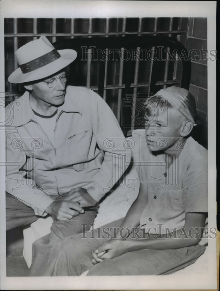 1944 Press Photo Lee Johnson Admits Shooting Friend to Capt Harry Peterson