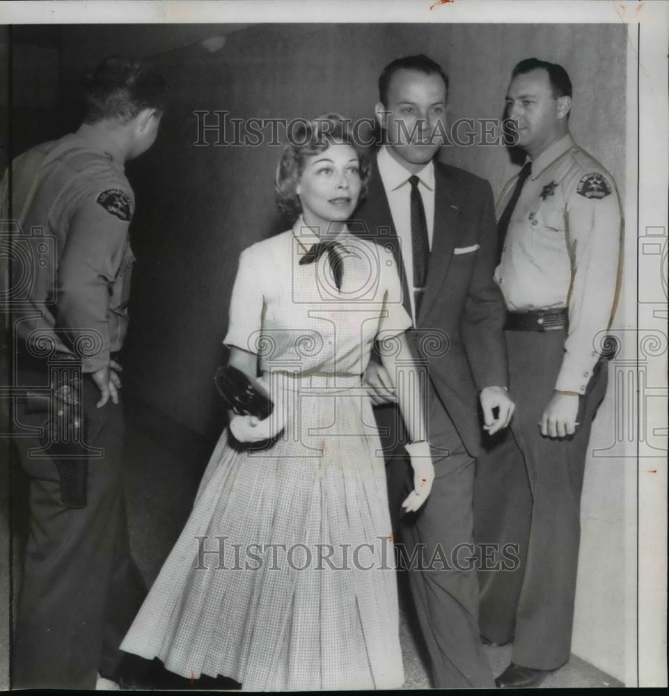 1957 Press Photo Marjorie & Fred Meads Arrive at Confidential & Whisper Hearing