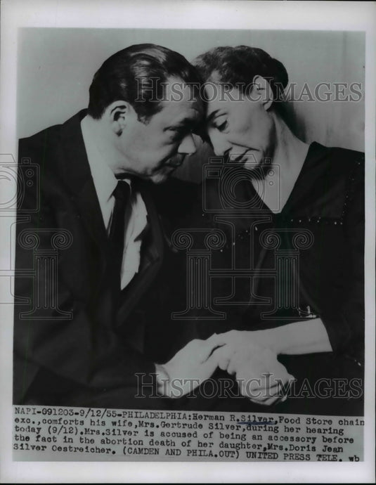 1955 Press Photo Herman R. Silver Comforts Wife Gertrude During Court Hearing