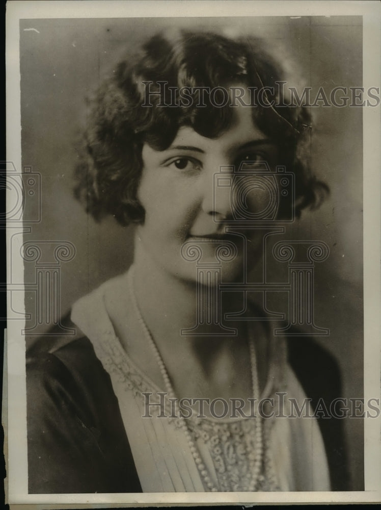 1930 Press Photo Elizabeth Kelly Files Suit against Alexander Weizer, Cleveland