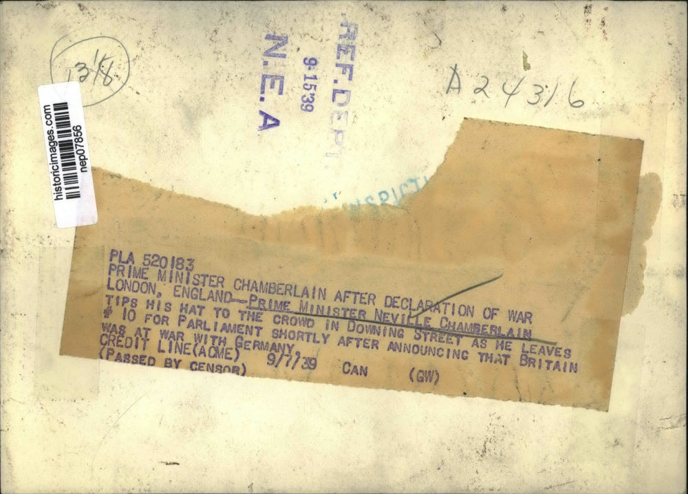 1939 Press Photo Prime Minister Neville Chamberlain at 10 Downing St, London