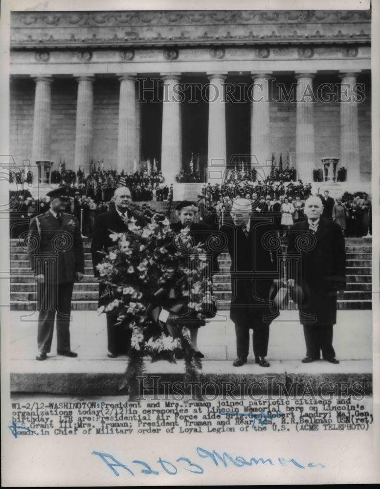 Load image into Gallery viewer, 1950 Press Photo President Harry Truman at Lincoln Memorial Birthday Ceremony
