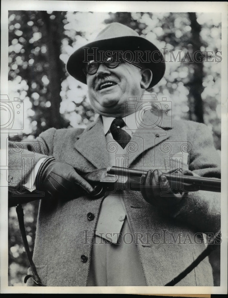 1951 Press Photo President Vincent Auriol of France Hunting in Rambouillet- Historic Images