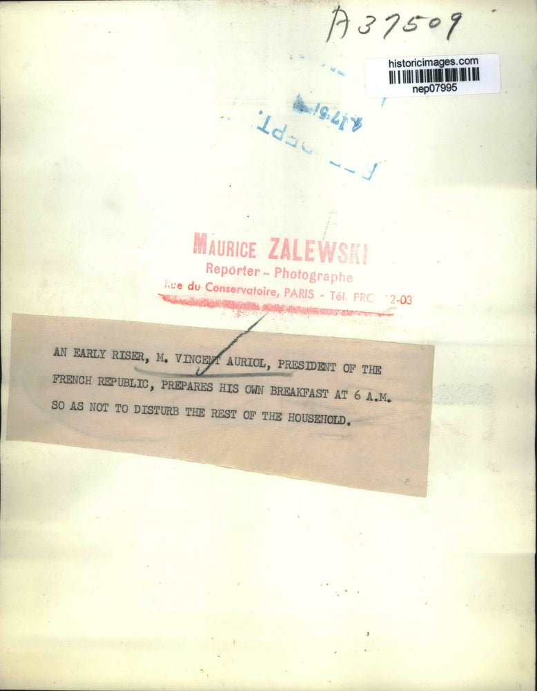 1951 Press Photo President Vincent Auriol of Frances Prepares Breakfast