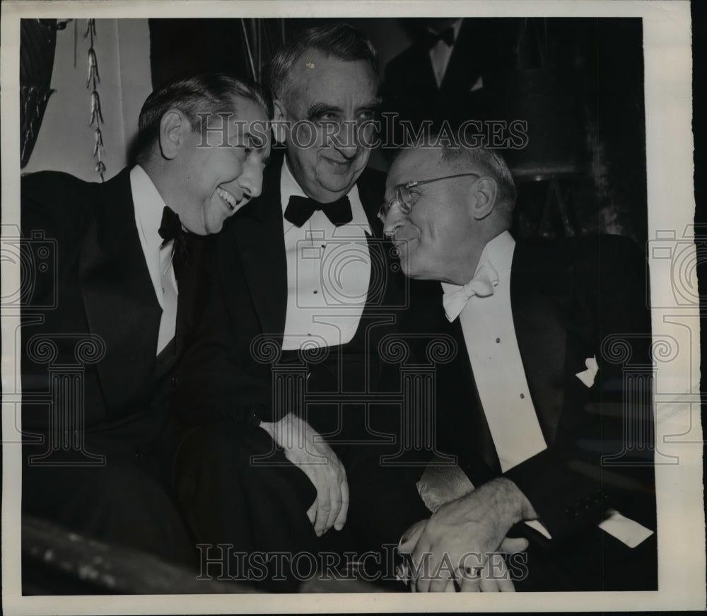 1946 Press Photo President Harry Truman w/ Tom Clark, Fred Vinson at Mayflower