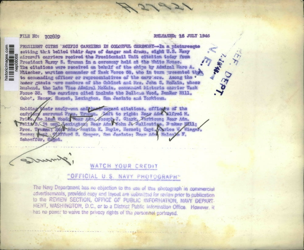 1946 Press Photo President Truman Cites Pacific Carriers in Ceremony