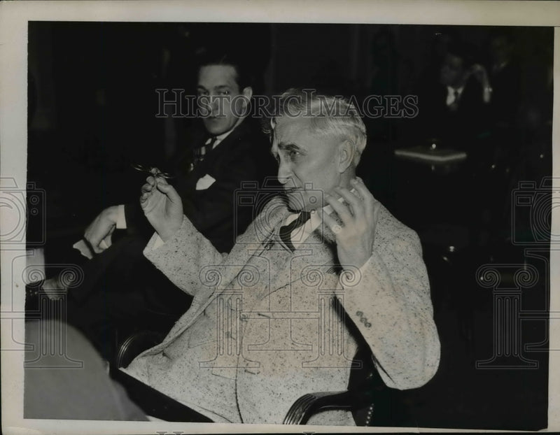Load image into Gallery viewer, 1937 Press Photo J.H. Smith, Pres of Corporations Aux Co. Testifying Before Sen
