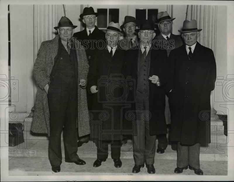 Load image into Gallery viewer, 1937 Press Photo Coal Commission Members at White House - nep08202
