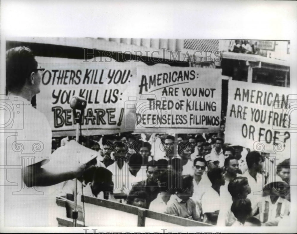 1964 Press Photo Councilman Carlos Sandico, Jr Addresses Anti-American Rally