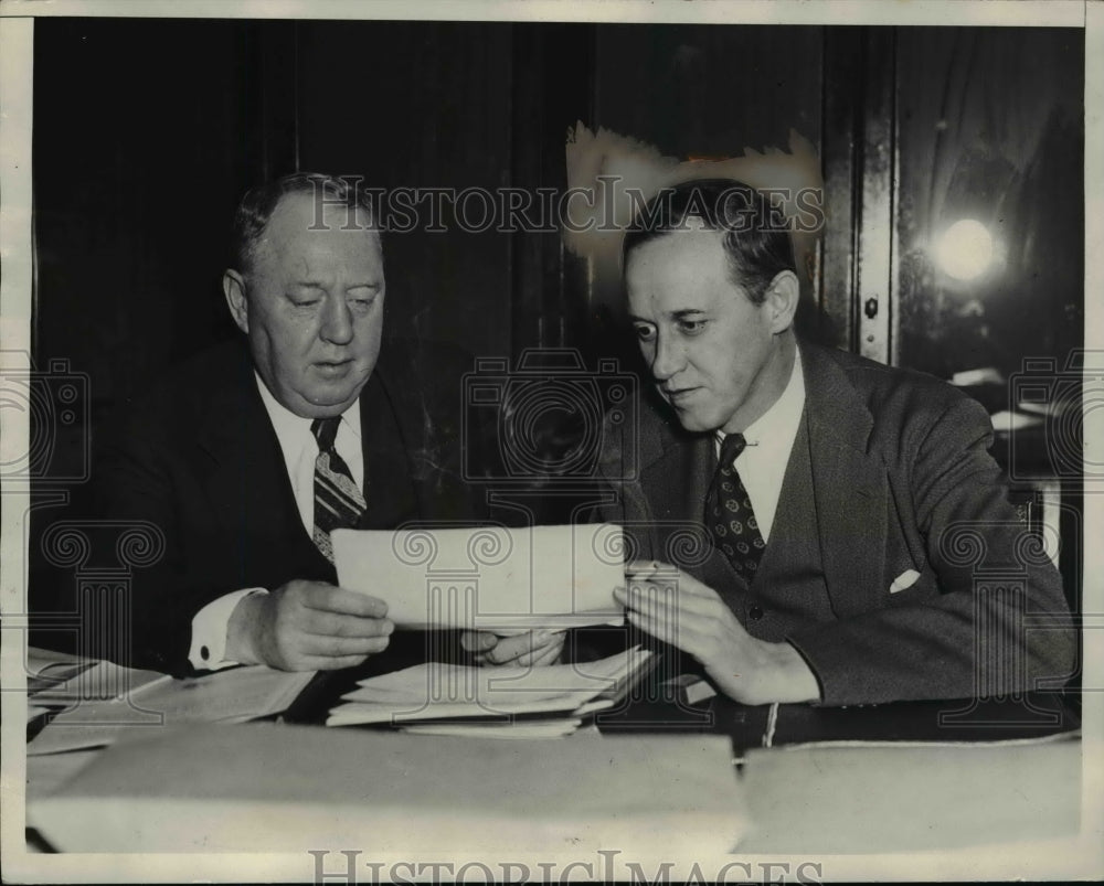 1934 Press Photo Harry Hopkins, John Cochran in House Expenditures Committee
