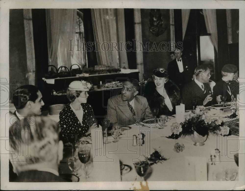 1937 Press Photo Count & Countess Haugwitz-Reventlow Guests of Honor in Paris