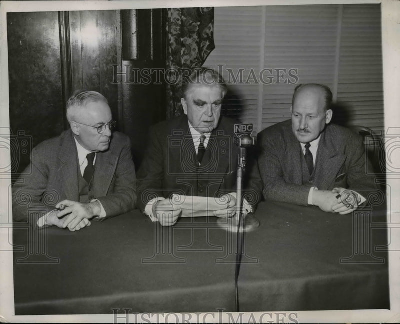 Load image into Gallery viewer, 1949 Press Photo John L. Lewis Issues Order to All Mine Workers to Resume Work
