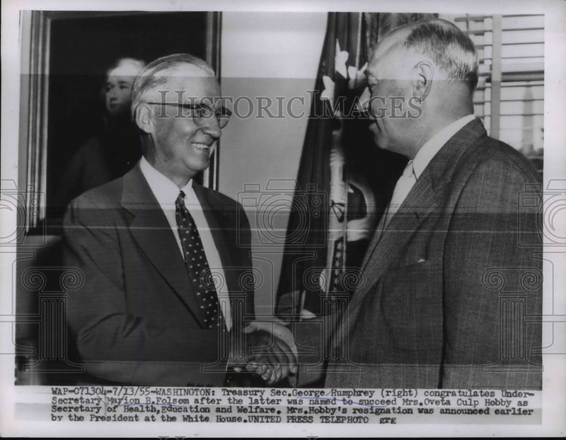Load image into Gallery viewer, 1955 Press Photo Treasury Secy G Humphrey Congratulates Under-Secy M. B. Folsom
