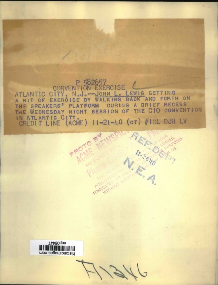 1940 Press Photo John L. Lewis Pacing Across Speaker's Platform During Recess