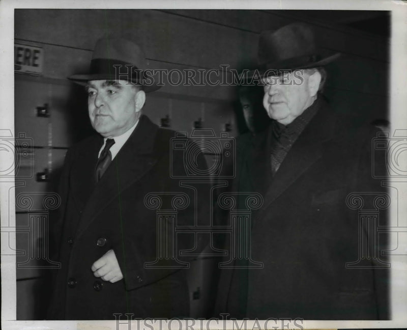 Load image into Gallery viewer, 1950 Press Photo John L. Lewis &amp; Brother en Route to Washington After Funeral
