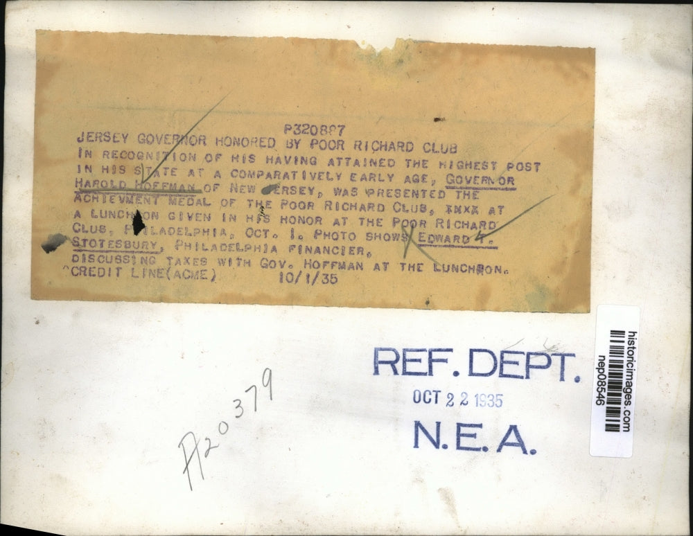 1935 Press Photo Gov Harold Hoffman Presented with Achievement Medal - nep08546