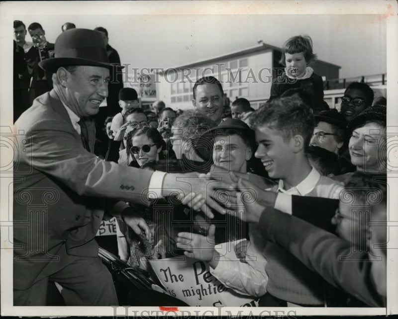 Load image into Gallery viewer, 1952 Press Photo Pres Nominee Adlai Stevenson Met by Well Wishers in Washington
