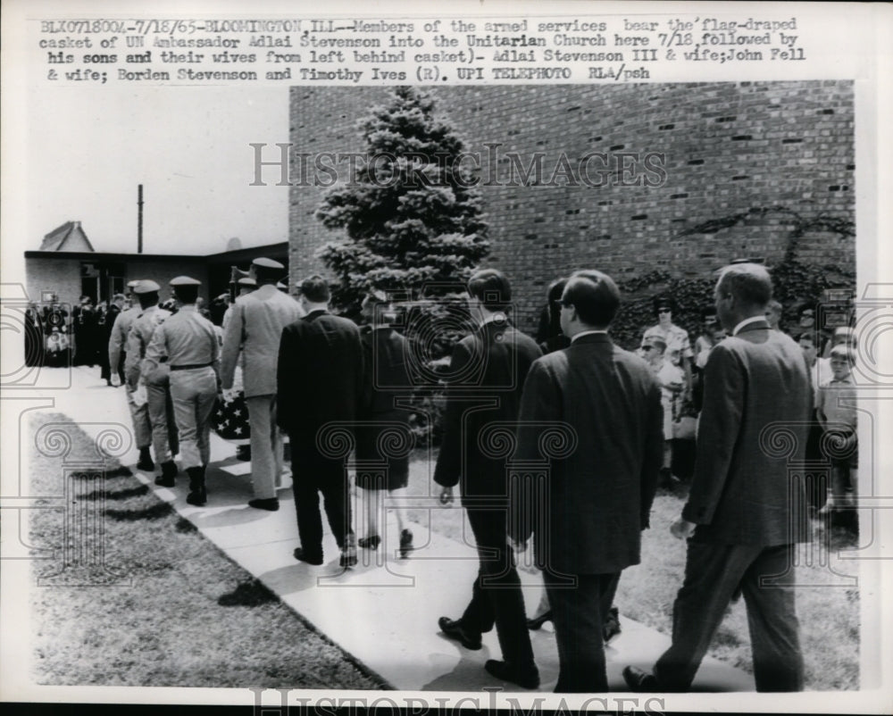 1965 Press Photo Armed Service Members Bear Casket of Adlai Steveson - nep08695