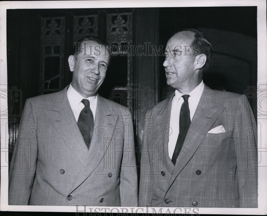 1954 Press Photo Adlai Stevenson & Oscar Chapman - nep08720