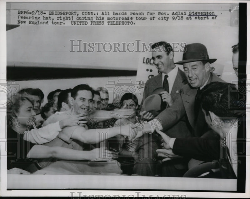 Load image into Gallery viewer, 1952 Press Photo Adlai Stevenson in Campaign Motorcade, Bridgeport, Connecticut
