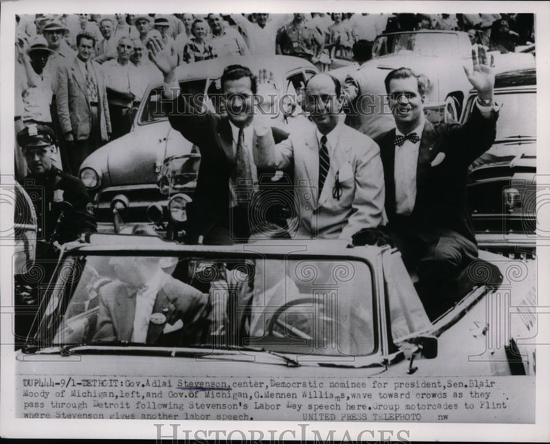 Load image into Gallery viewer, 1952 Press Photo Adlai Stevenson in Detroit, Michigan Labor Day Motorcade
