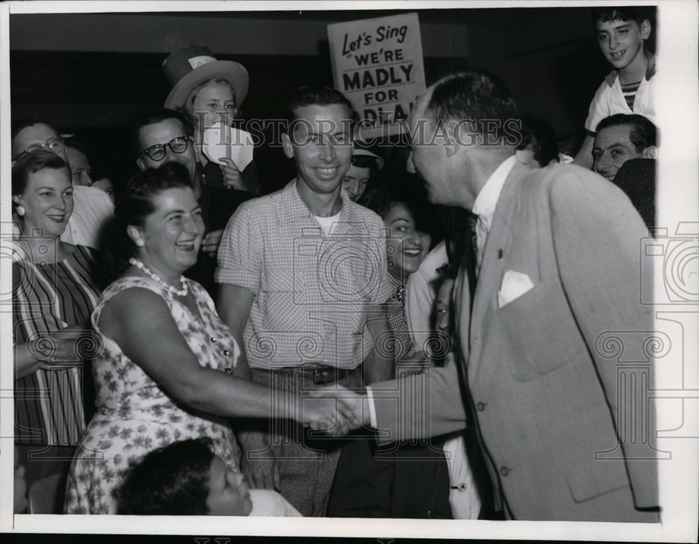 1956 Press Photo Adlai E Stevenson Welcomed Home in Libertyville, IL - nep08797