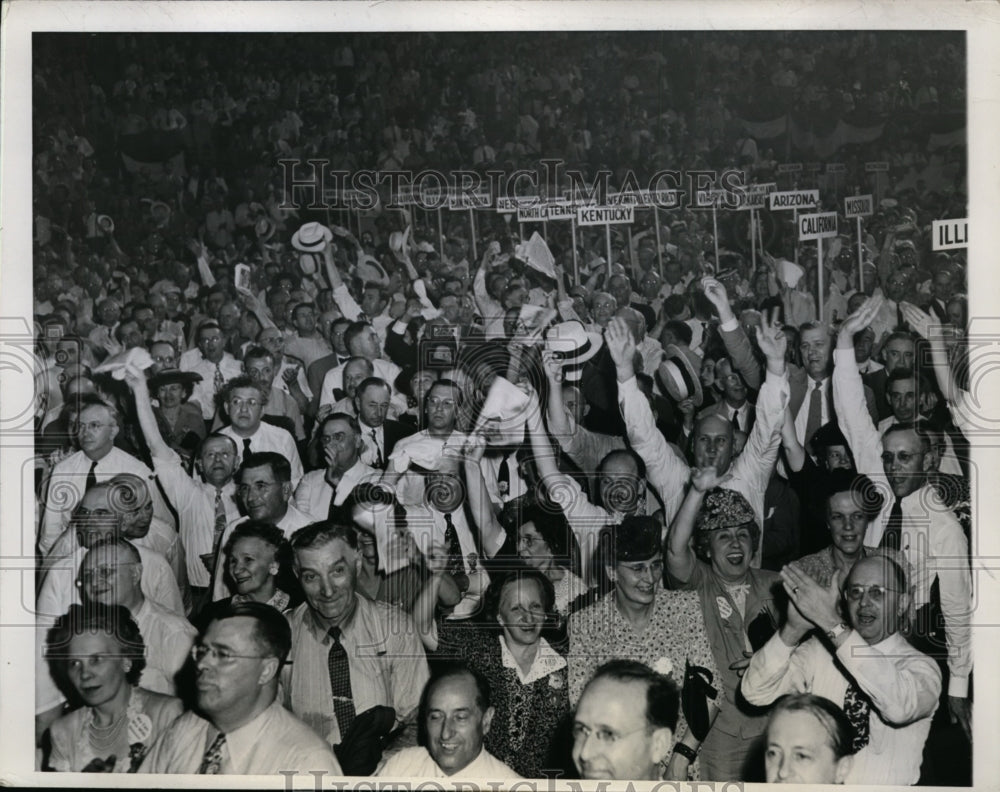 1944 Press Photo Ex-Pres Herbert Hoover Completes Address at GOP Nat'l Con.