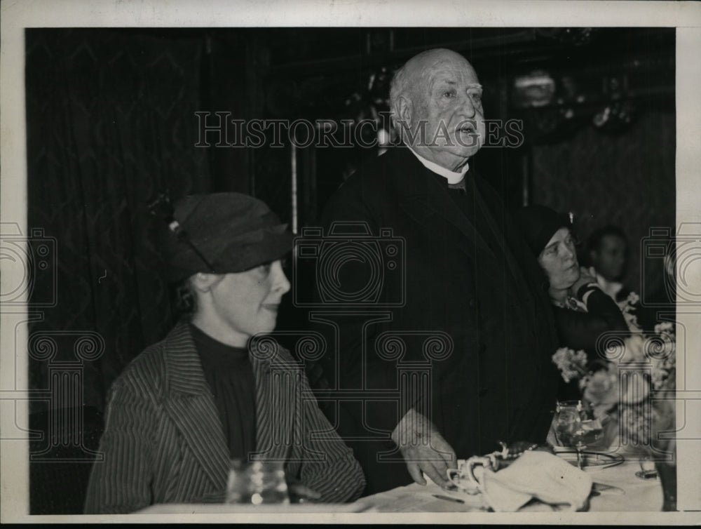 1934 Press Photo Corp Communion Held by Carrol Club Catholic Org. - nep08833