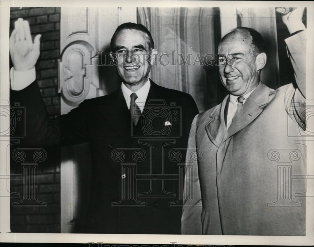1955 Press Photo Gov Averell Harriman & Adlai Stevenson Waving to Newsmen