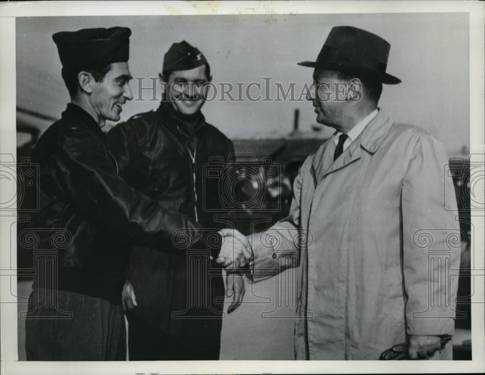 1953 Press Photo Adlai Stevenson Arrives in Korea to Confer with Pres Syngman
