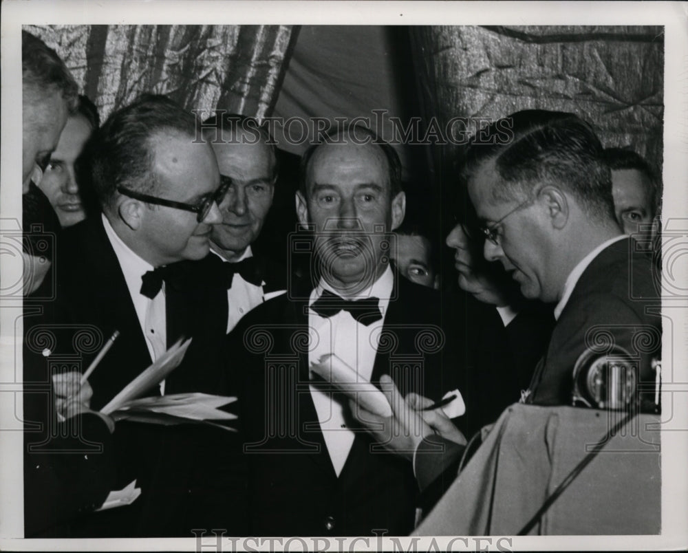 1952 Press Photo Adlai Stevenson - nep08849