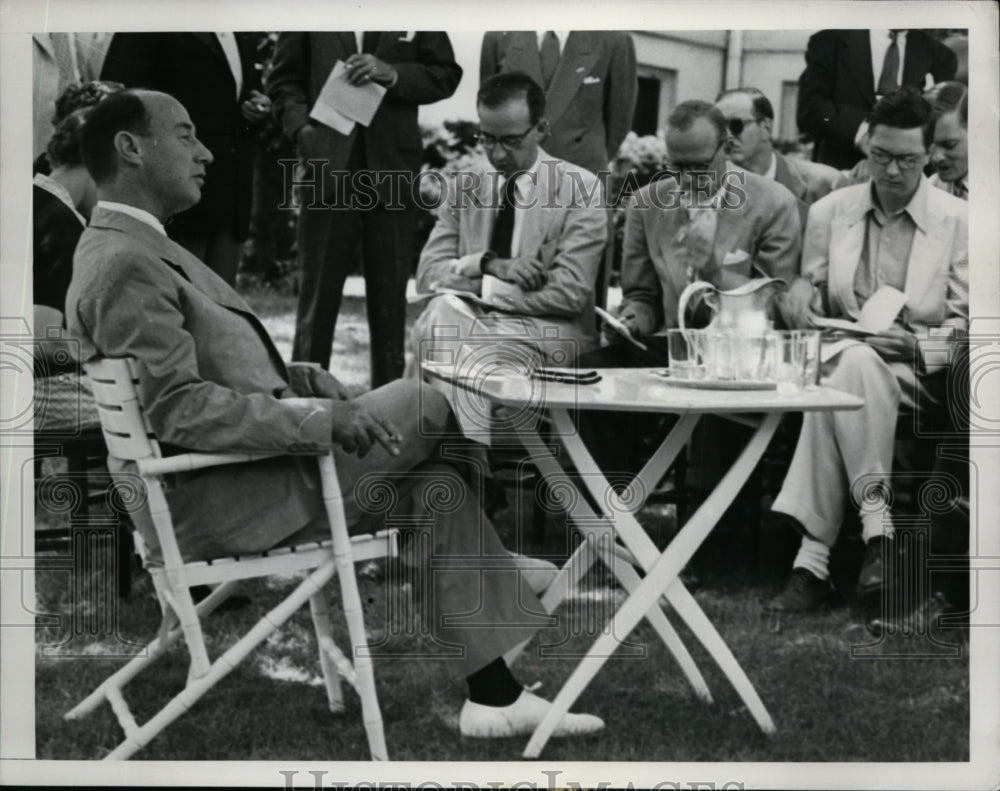 1952 Press Photo Governor Adlai Stevenson in Springfield, IL Press Conference