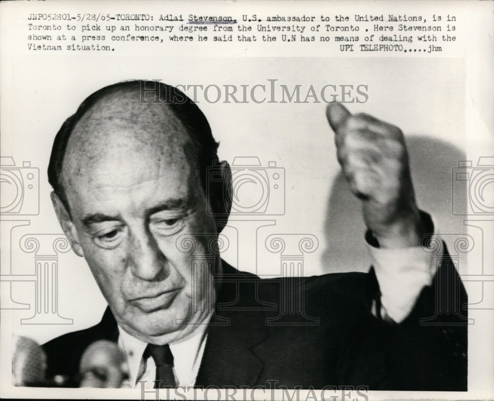 1965 Press Photo Adlai Stevenson in Toronto United Nations Press Conference