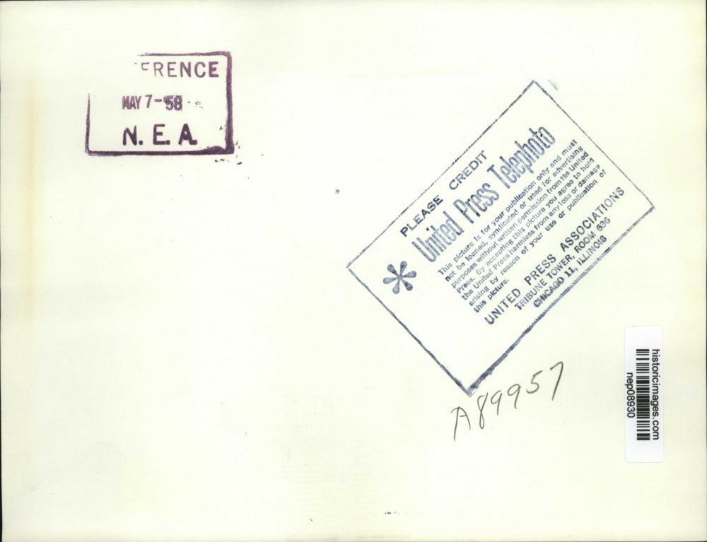 1958 Press Photo Filipino Surgeon Rodrigo Sarmiento Leaves Philippine Consulate