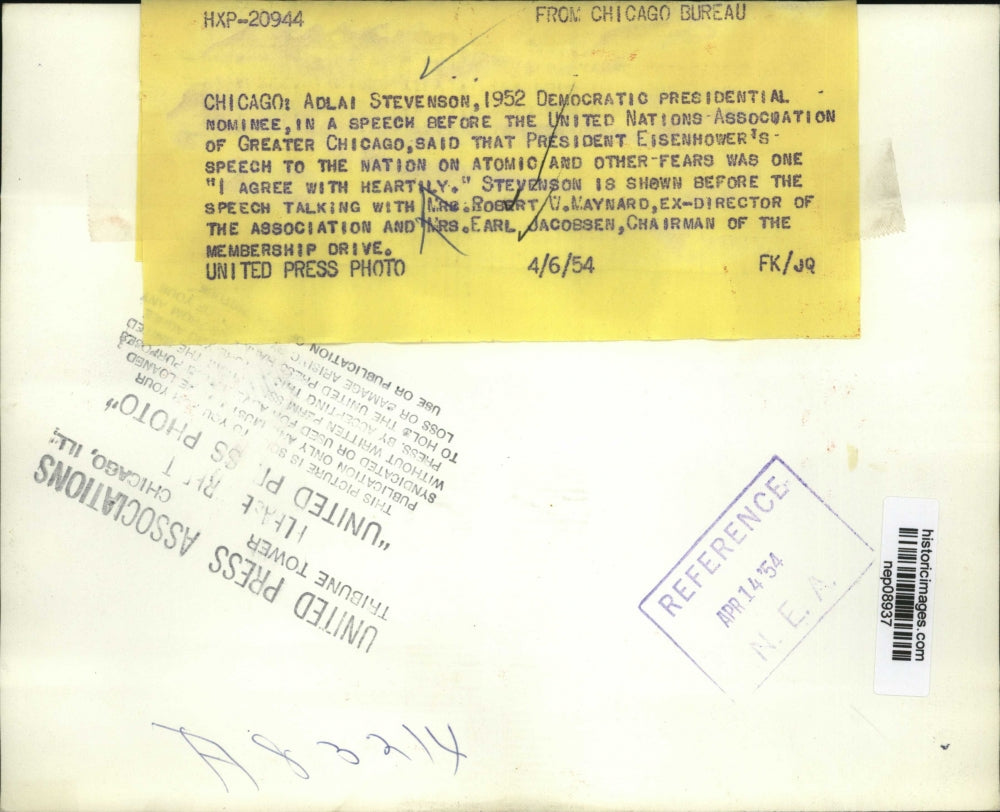 1954 Press Photo Adlai Stevenson w/ United Nations Association of Chicago Women