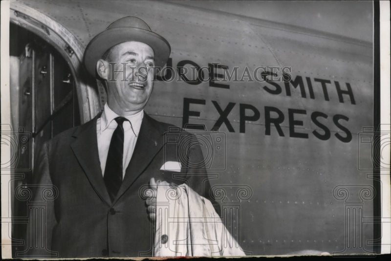 Load image into Gallery viewer, 1956 Press Photo Adlai Stevenson Boarding "Joe Smith Express" Plane Washington

