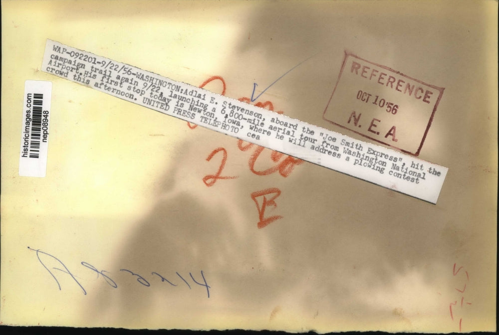 1956 Press Photo Adlai Stevenson Boarding "Joe Smith Express" Plane Washington