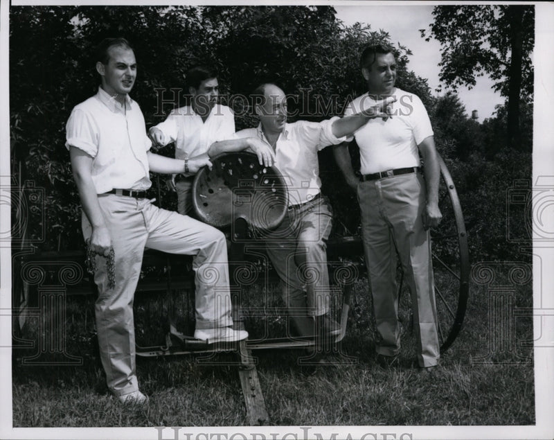 Load image into Gallery viewer, 1956 Press Photo Adlai Stevenson &amp; Family on Farm in Libertyville, Illinois
